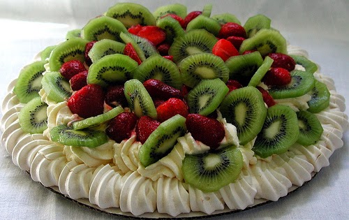 Pavlova, a typical meringue-dessert for Christmas in New Zealand