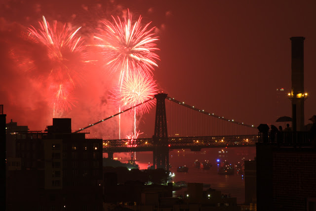 New Year's Eve: the Fireworks from Brooklyn