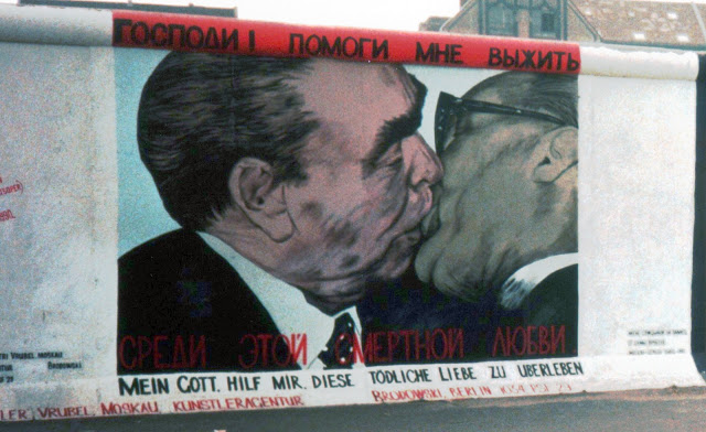 graffiti on the east side gallery