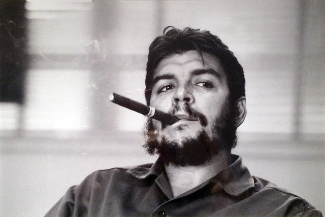 Che Guevara smoking the Montecristo cigar